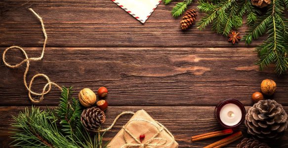 Comment bien décorer un sapin de Noël en bois ?